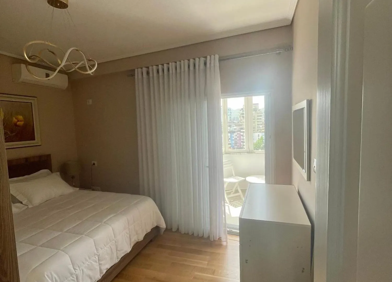 Deoni Apartment Luxury 地拉那 阿尔巴尼亚
