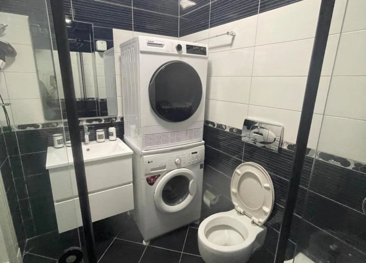 Deoni Apartment Luxury 地拉那 阿尔巴尼亚