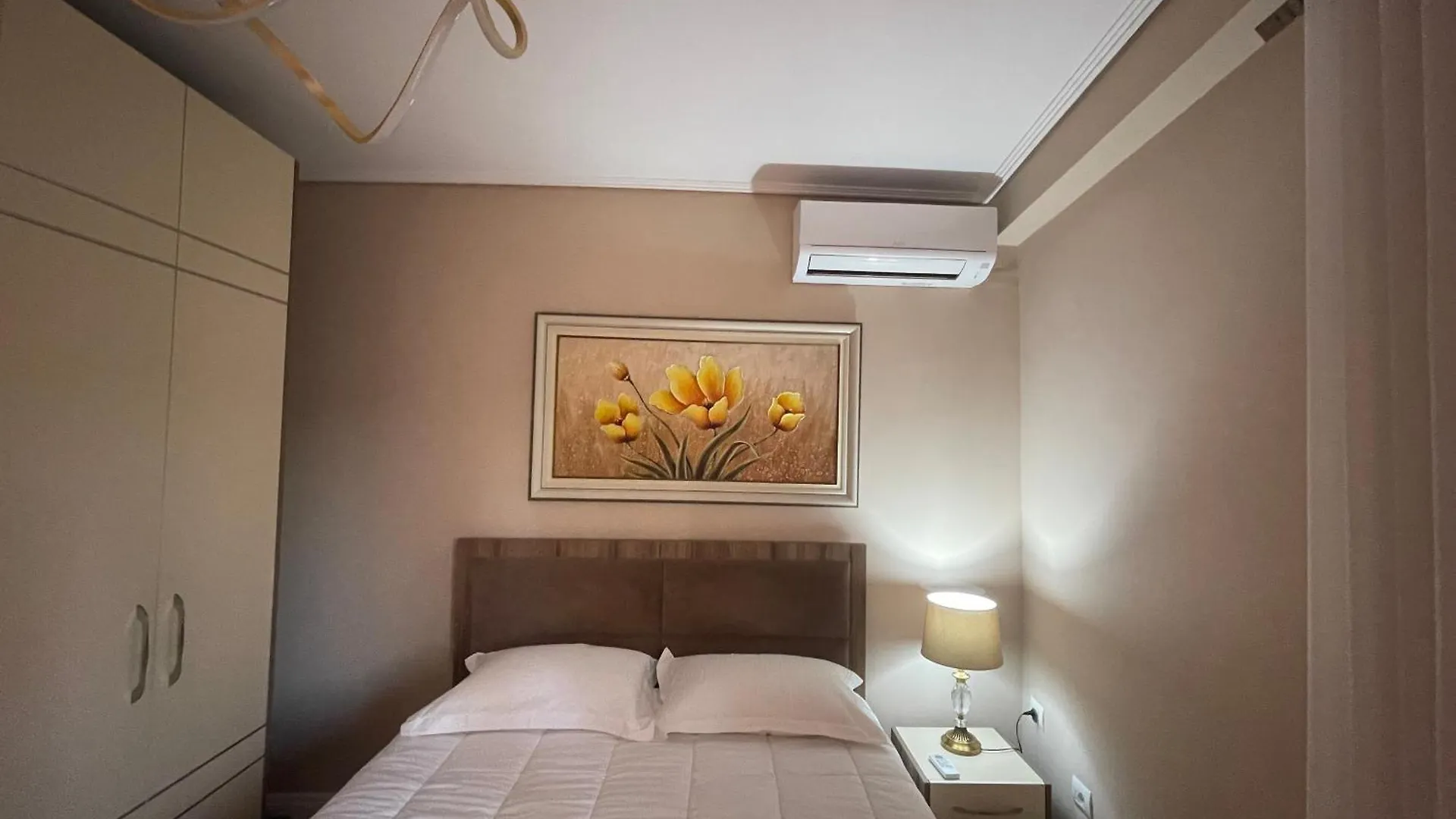Deoni Apartment Luxury Tirana