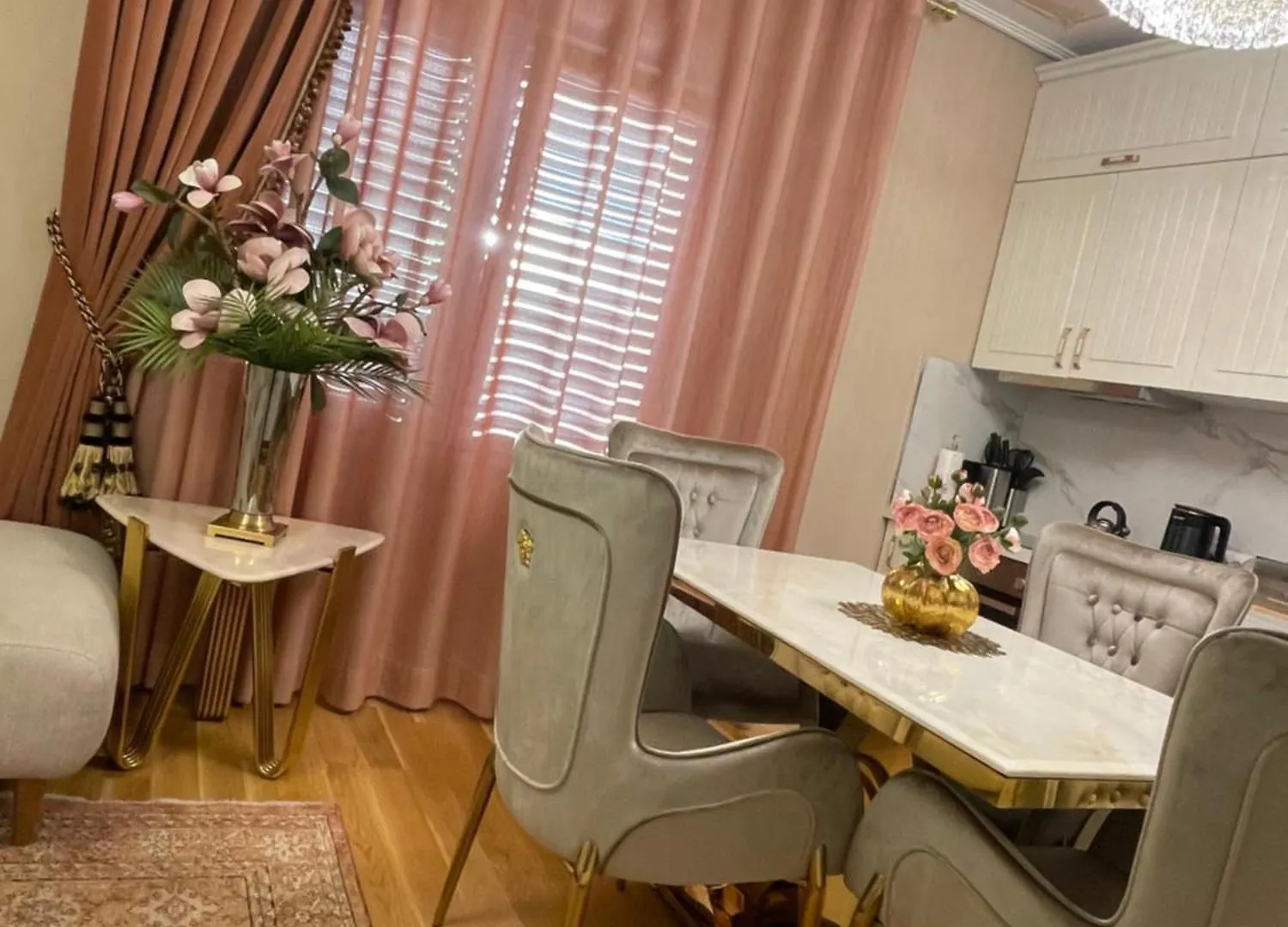 Deoni Apartment Luxury 地拉那